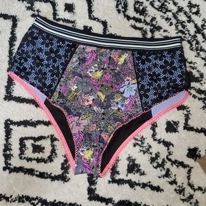 NWOT VS High-Waist Bikini Bottom